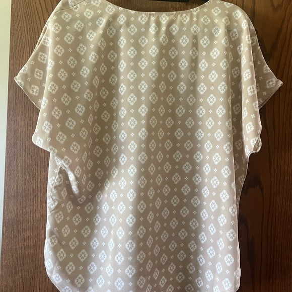 Vine and Love V-neck Top - Picture 2 of 4